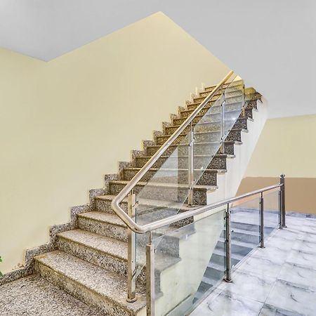 Hotel O Prince Home Stay Near Ambience Mall Нью-Делі Екстер'єр фото