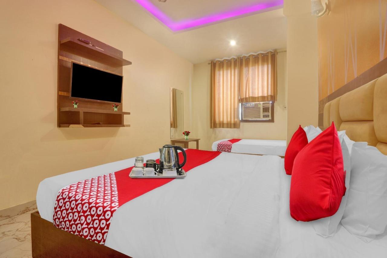 Hotel O Prince Home Stay Near Ambience Mall Нью-Делі Екстер'єр фото