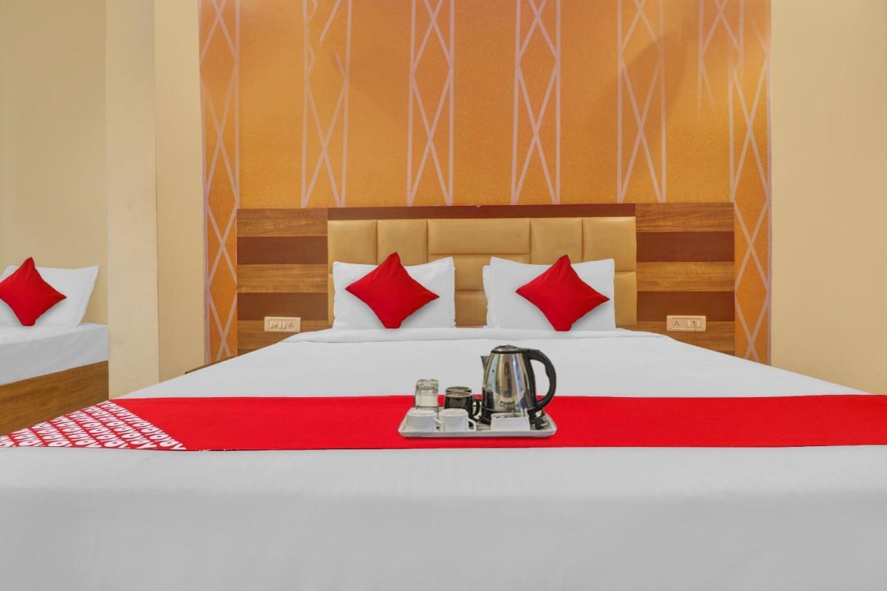 Hotel O Prince Home Stay Near Ambience Mall Нью-Делі Екстер'єр фото