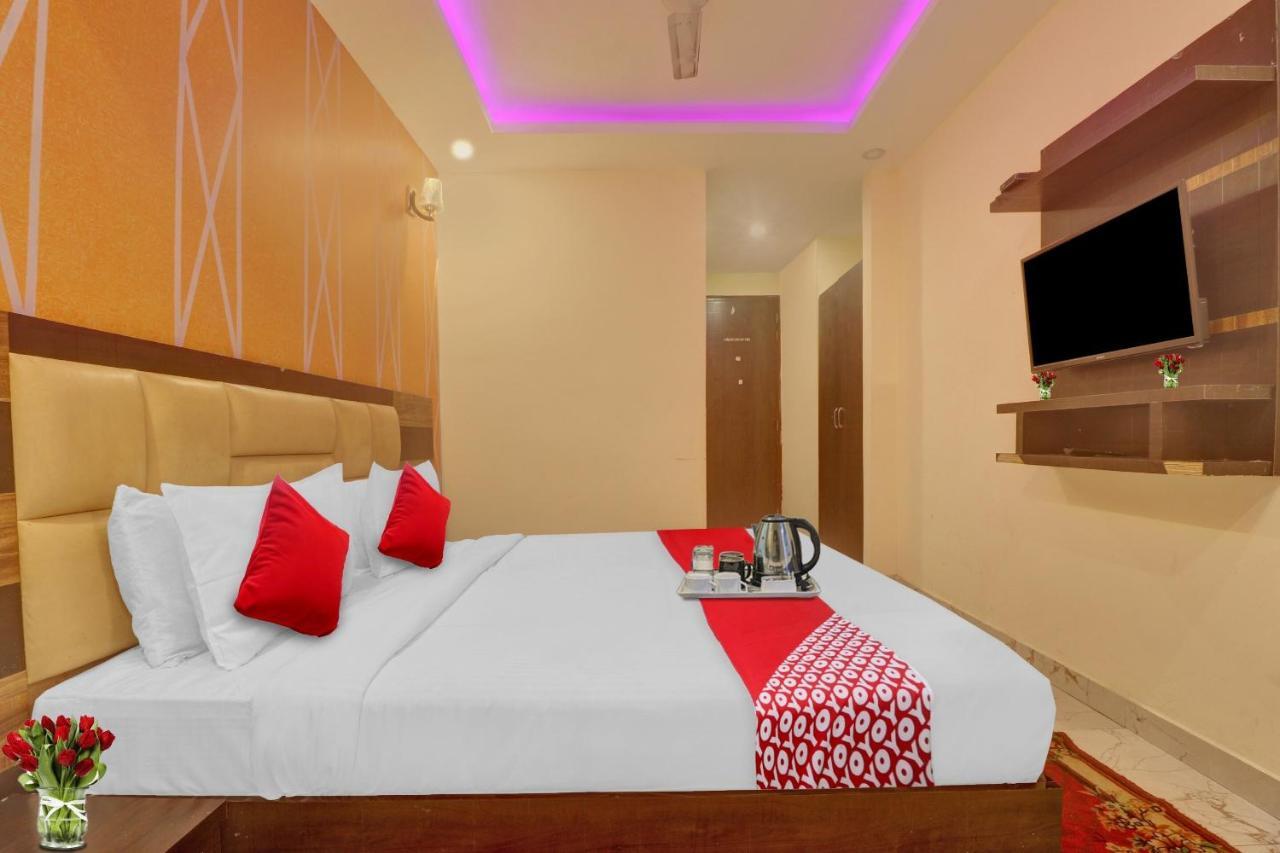 Hotel O Prince Home Stay Near Ambience Mall Нью-Делі Екстер'єр фото