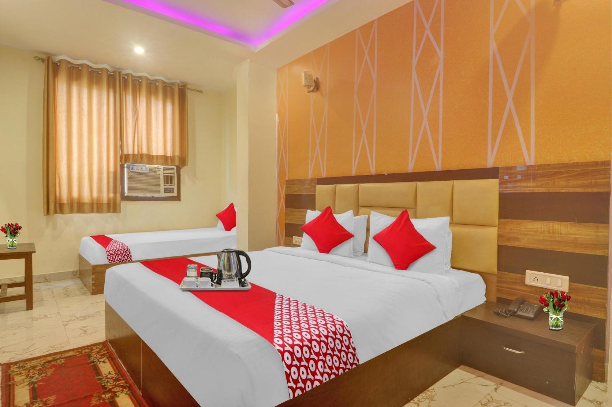 Hotel O Prince Home Stay Near Ambience Mall Нью-Делі Екстер'єр фото