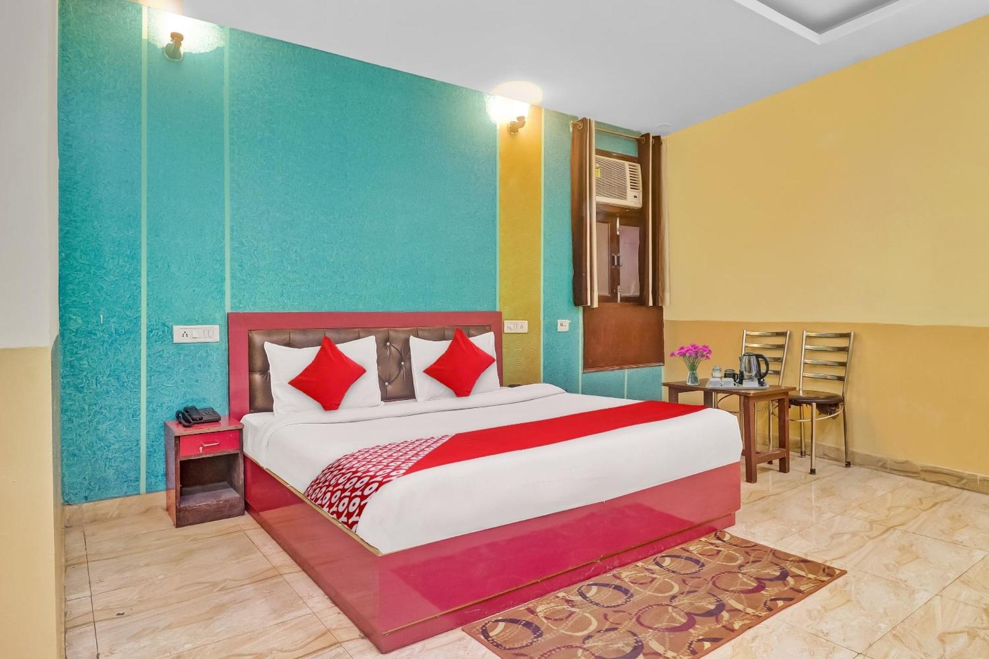 Hotel O Prince Home Stay Near Ambience Mall Нью-Делі Екстер'єр фото